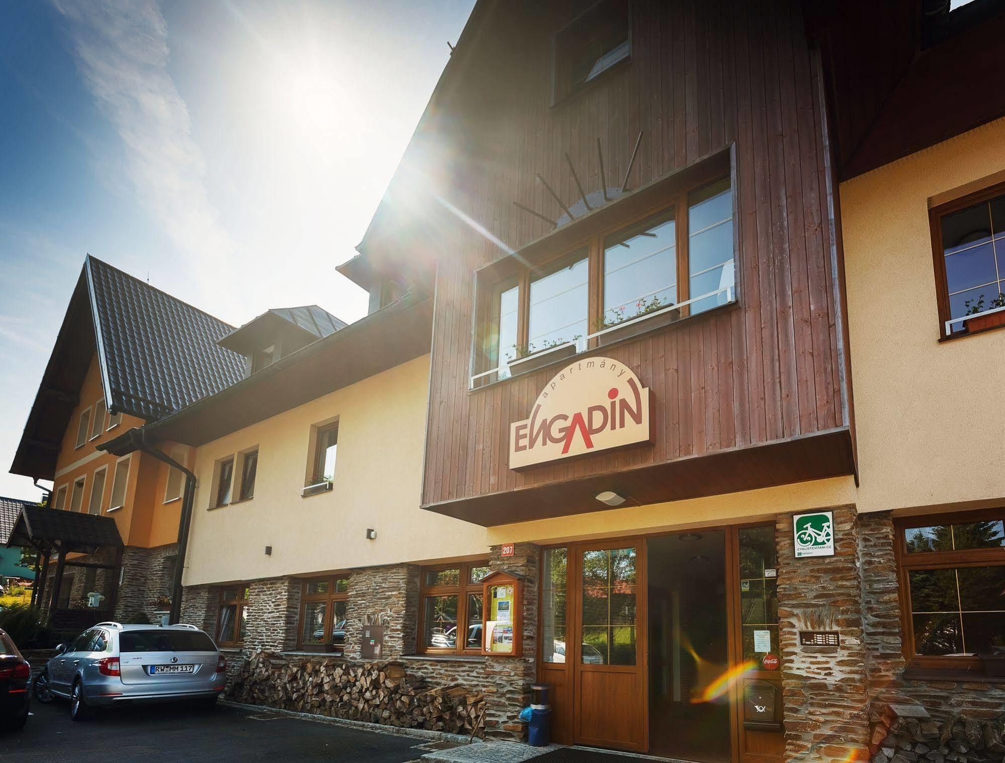Apartmany Engadin Божий Дар Экстерьер фото